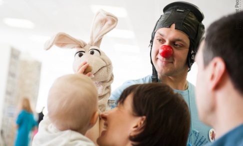 Больничный клоун: Мы видим родительские слезы, но я не встречал горюющих детей